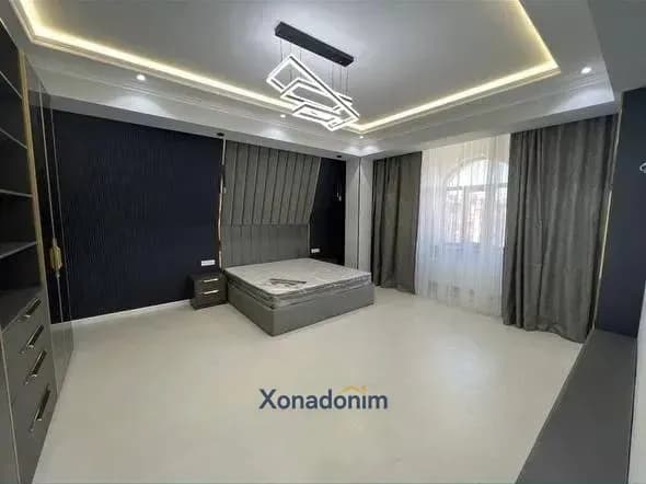Yakkasaroyda 2 xonali kvartira, 100 m², 10/10-qavat
