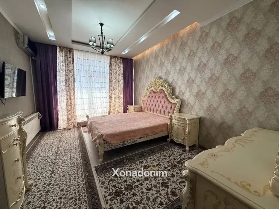 Mirzo Ulug'bekda kvartira, 105 m², 2/6-qavat