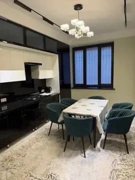 Yakkasaroyda kvartira, 85 m², 3/9-qavat