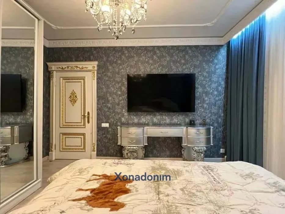 Mirzo Ulug'bekda kvartira, 100 m², 4/4-qavat