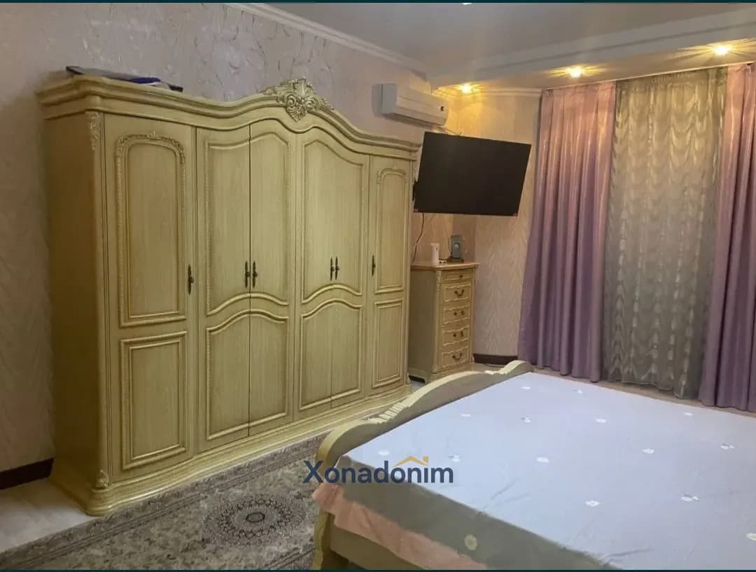 Yakkasaroyda kvartira, 188 m², 3/8-qavat