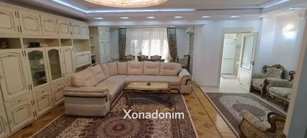 Mirzo Ulug'bekda kvartira, 114 m², 2/5-qavat