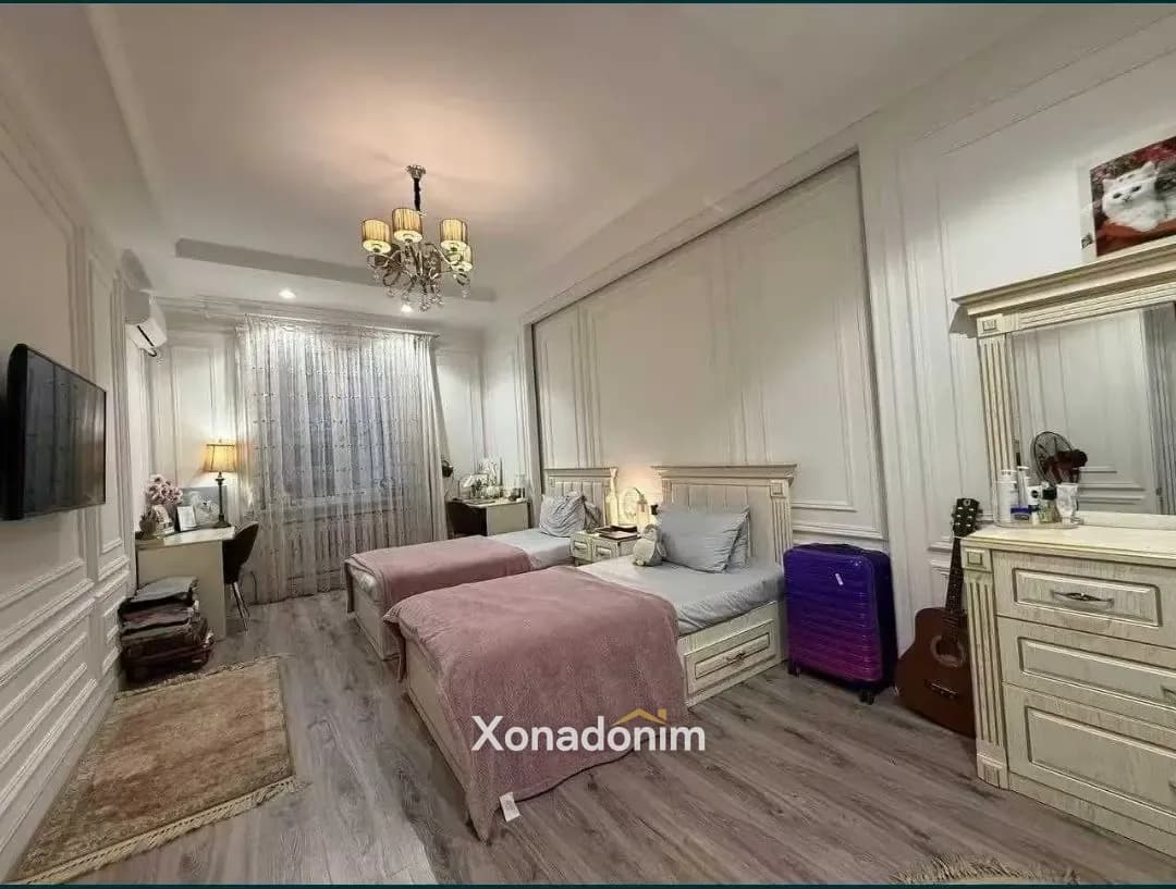Yakkasaroyda kvartira, 210 m², 6/9-qavat