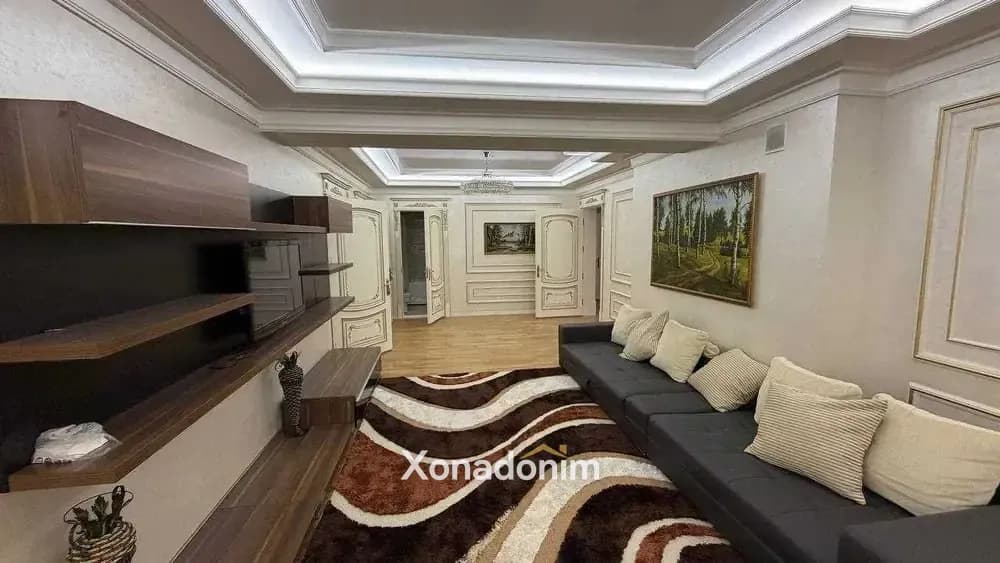 Mirzo Ulug'bekda kvartira, 260 m², 3/8-qavat