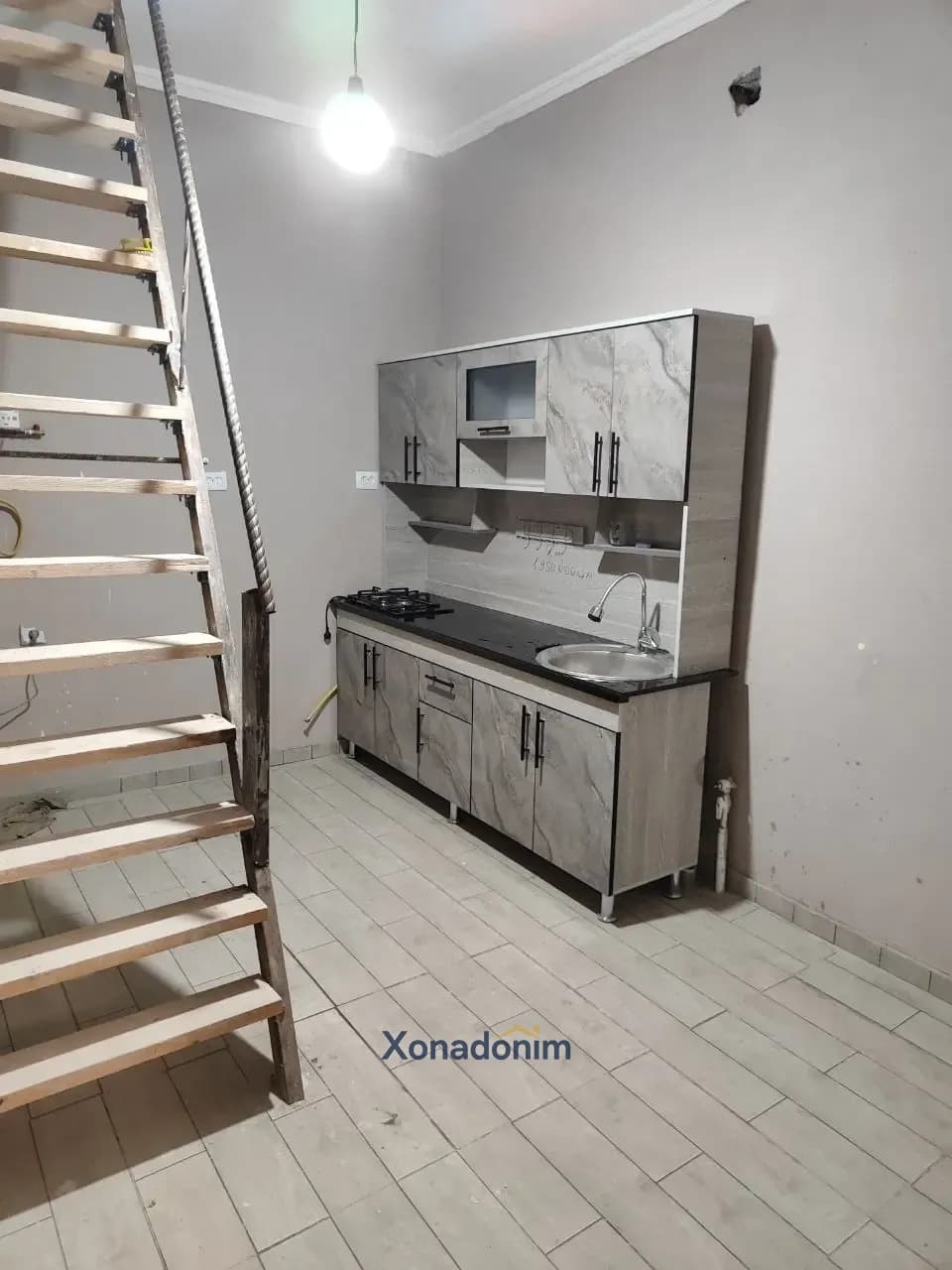 2 комн квартира в аренду. Дуплекс. Рисовый 3